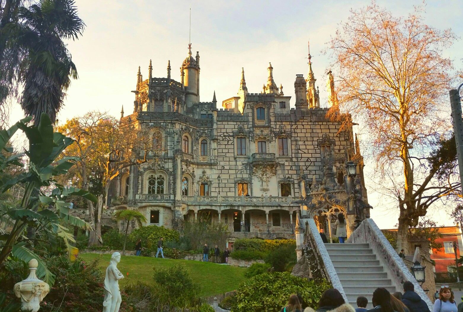 https://mdw-travel-data-us-east-1.s3.amazonaws.com/img/country/Portugal/Quinta-da-Regaleira/img_03.jpg
