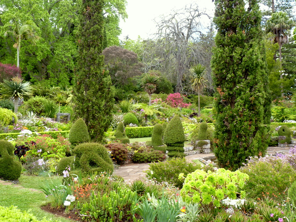 https://mdw-travel-data-us-east-1.s3.amazonaws.com/img/country/Portugal/Quinta-do-Palheiro-Ferreiro-Gardens/img_03.jpg
