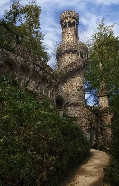 https://mdw-travel-data-us-east-1.s3.amazonaws.com/img/country/Portugal/Regaleira-Tower/img_01.jpg