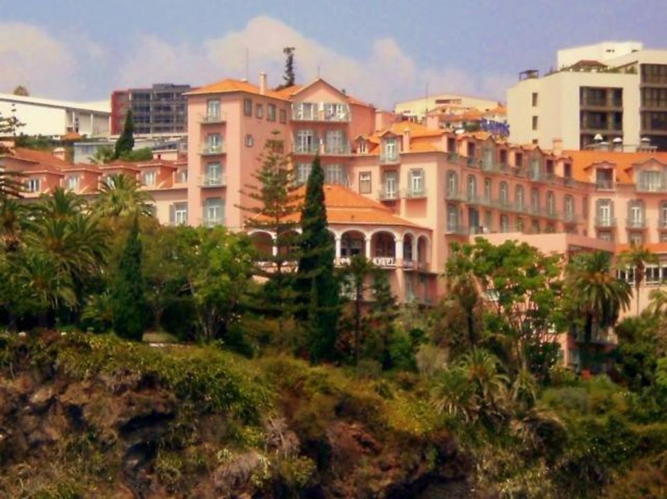 https://mdw-travel-data-us-east-1.s3.amazonaws.com/img/country/Portugal/Reids-Palace-Hotel/img_03.jpg