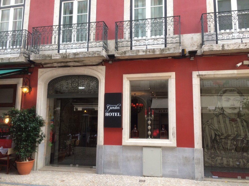 https://mdw-travel-data-us-east-1.s3.amazonaws.com/img/country/Portugal/Rossio-Garden/img_03.jpg