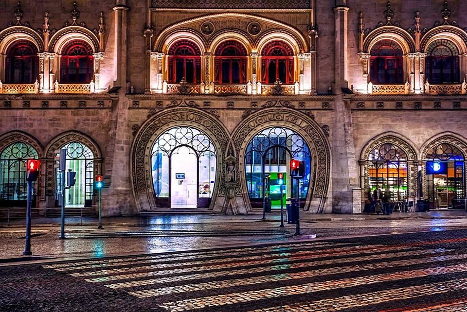 https://mdw-travel-data-us-east-1.s3.amazonaws.com/img/country/Portugal/Rossio-Railway-Station/img_01.jpg