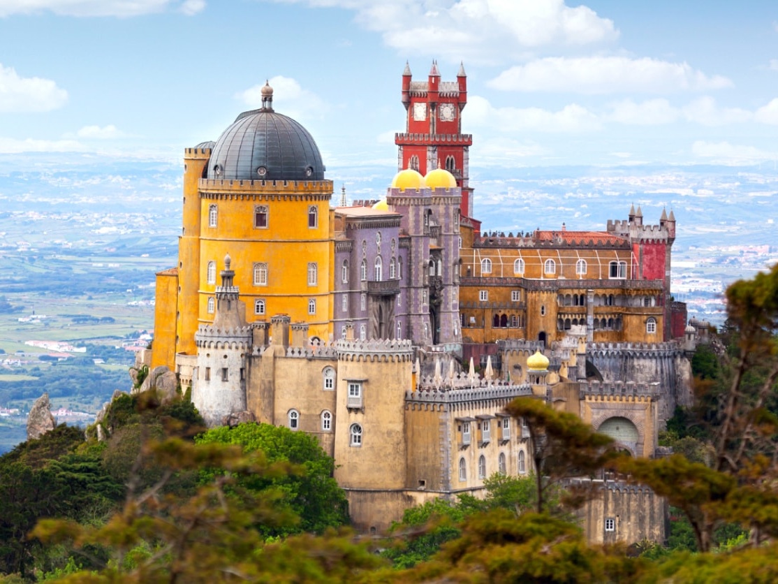 https://mdw-travel-data-us-east-1.s3.amazonaws.com/img/country/Portugal/Royal-Palace-of-Evora/img_01.jpg