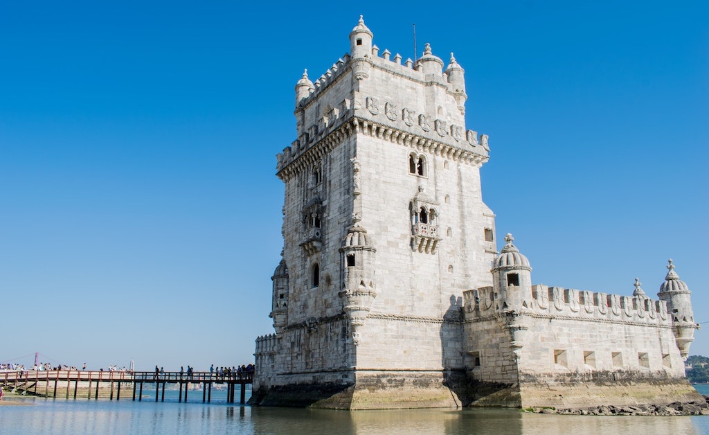 https://mdw-travel-data-us-east-1.s3.amazonaws.com/img/country/Portugal/Royal-Palace-of-Evora/img_02.jpg