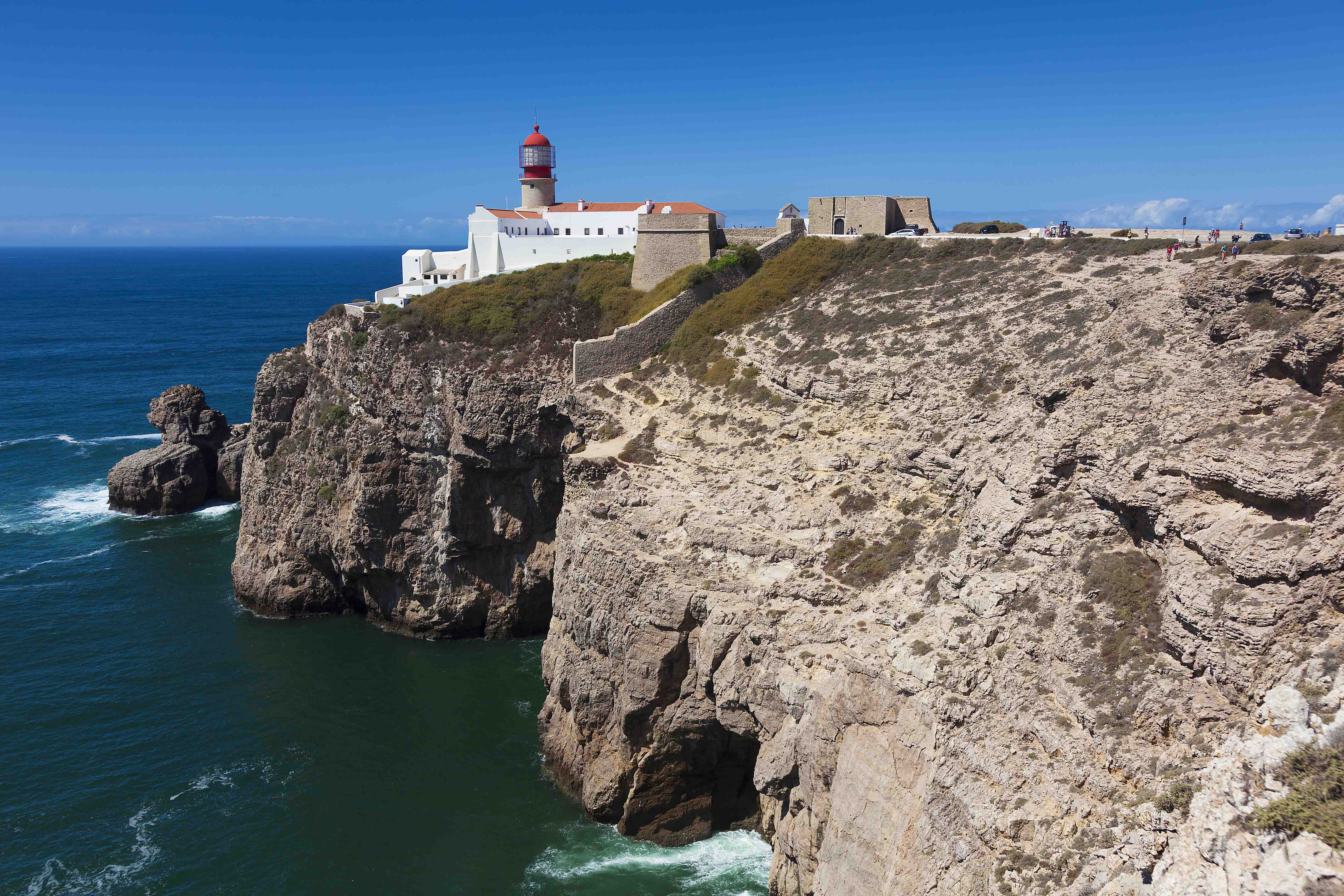 https://mdw-travel-data-us-east-1.s3.amazonaws.com/img/country/Portugal/Sagres/img_02.jpg