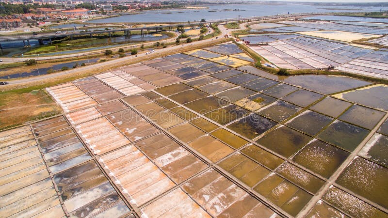 https://mdw-travel-data-us-east-1.s3.amazonaws.com/img/country/Portugal/Salt-Pans-of-Aveiro/img_00.jpg