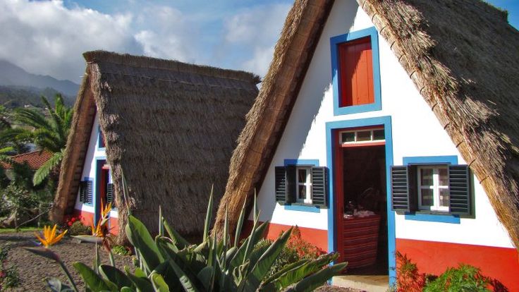 https://mdw-travel-data-us-east-1.s3.amazonaws.com/img/country/Portugal/Santana-Village/img_05.jpg