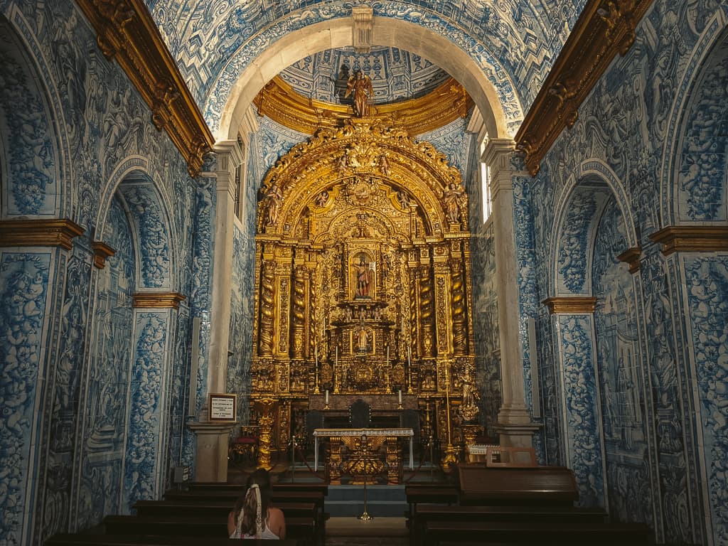 https://mdw-travel-data-us-east-1.s3.amazonaws.com/img/country/Portugal/Sao-Lourenco-Church/img_03.jpg