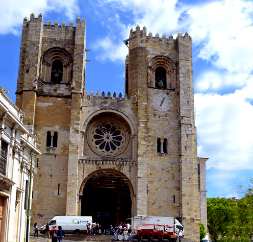 https://mdw-travel-data-us-east-1.s3.amazonaws.com/img/country/Portugal/Se-Cathedral/img_02.jpg
