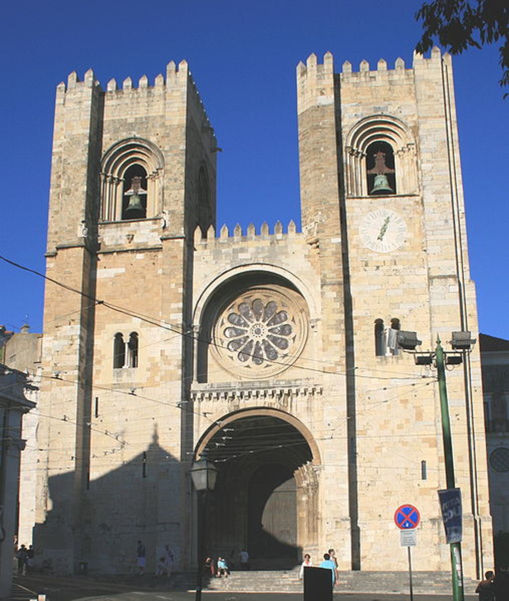 https://mdw-travel-data-us-east-1.s3.amazonaws.com/img/country/Portugal/Se-Cathedral/img_03.jpg