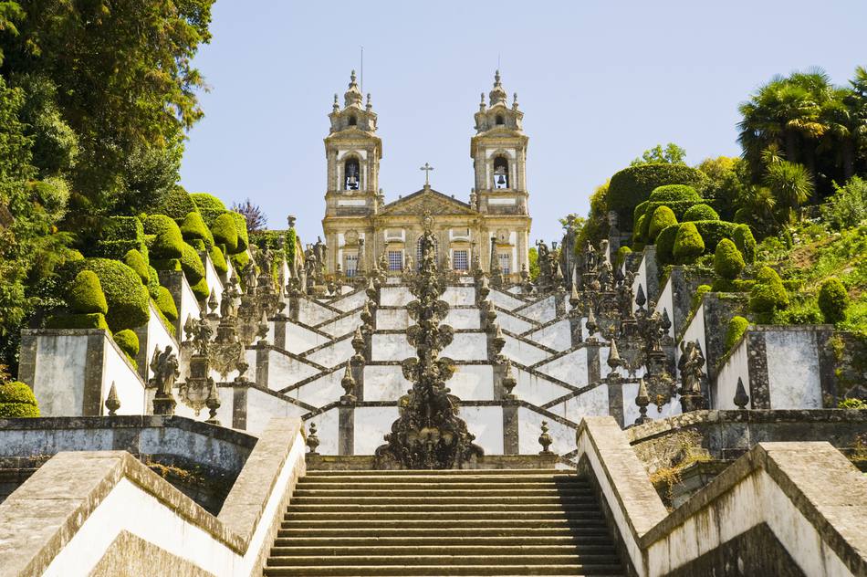 https://mdw-travel-data-us-east-1.s3.amazonaws.com/img/country/Portugal/Se-de-Braga/img_01.jpg