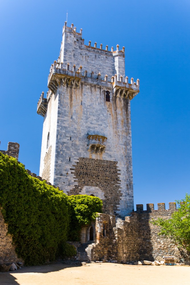 https://mdw-travel-data-us-east-1.s3.amazonaws.com/img/country/Portugal/Serpa-Castle/img_00.jpg