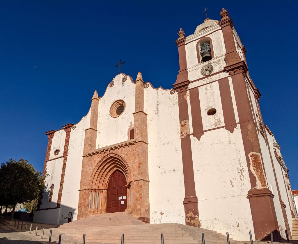 https://mdw-travel-data-us-east-1.s3.amazonaws.com/img/country/Portugal/Silves-Cathedral/img_05.jpg