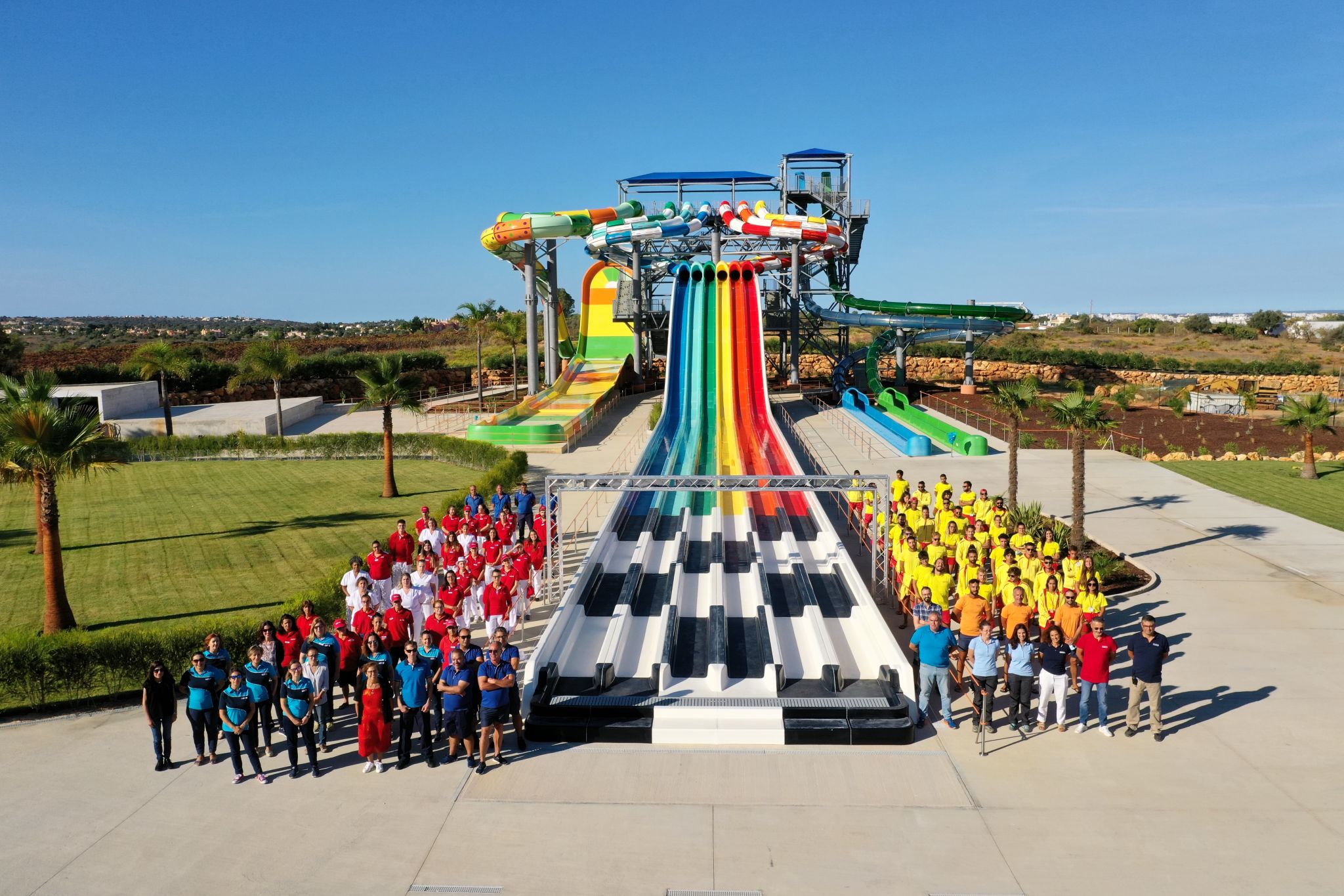 https://mdw-travel-data-us-east-1.s3.amazonaws.com/img/country/Portugal/Slide-and-Splash-Water-Slide-Park/img_00.jpg