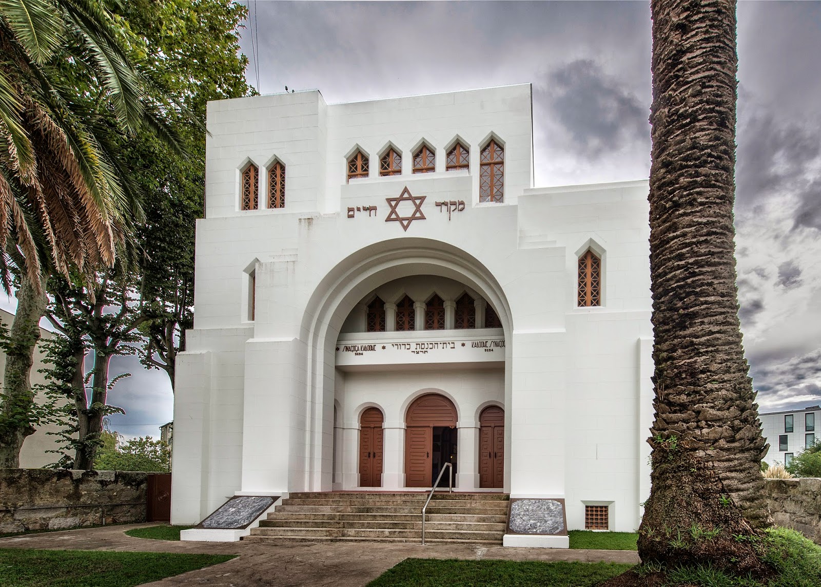 https://mdw-travel-data-us-east-1.s3.amazonaws.com/img/country/Portugal/Synagogue-of-Tomar/img_00.jpg