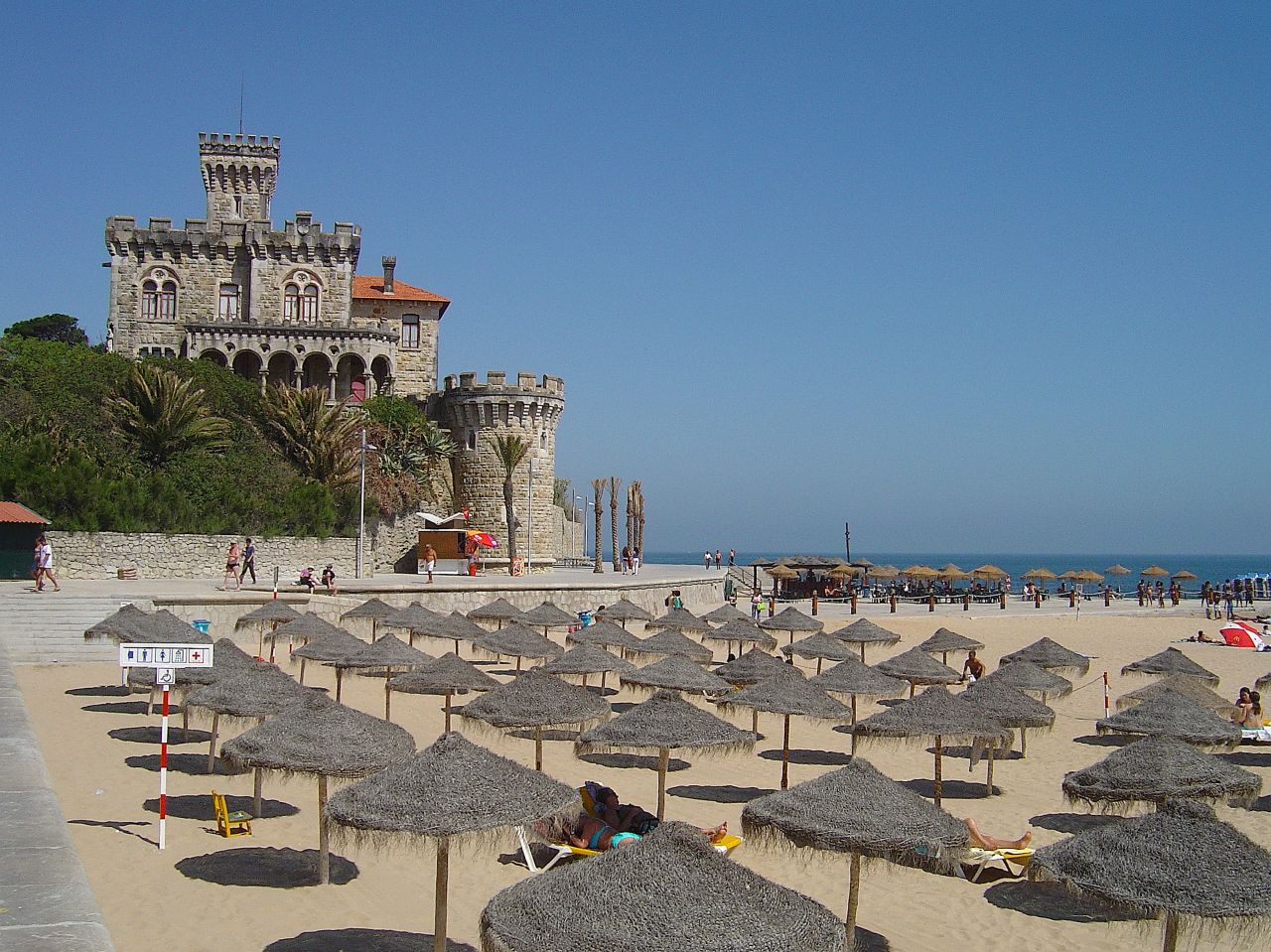 https://mdw-travel-data-us-east-1.s3.amazonaws.com/img/country/Portugal/Tamariz-Beach/img_02.jpg