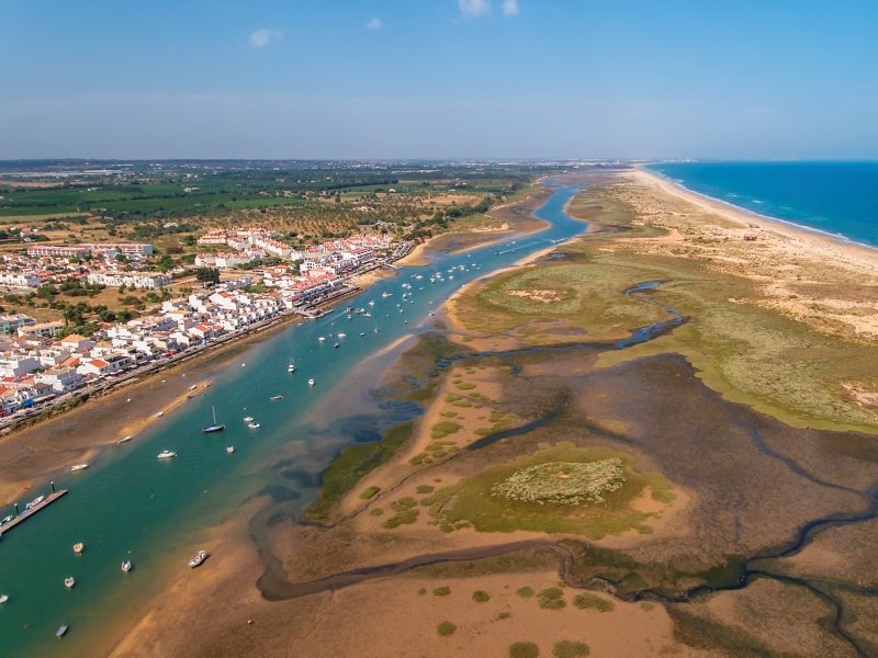 https://mdw-travel-data-us-east-1.s3.amazonaws.com/img/country/Portugal/Tavira-Island/img_01.jpg