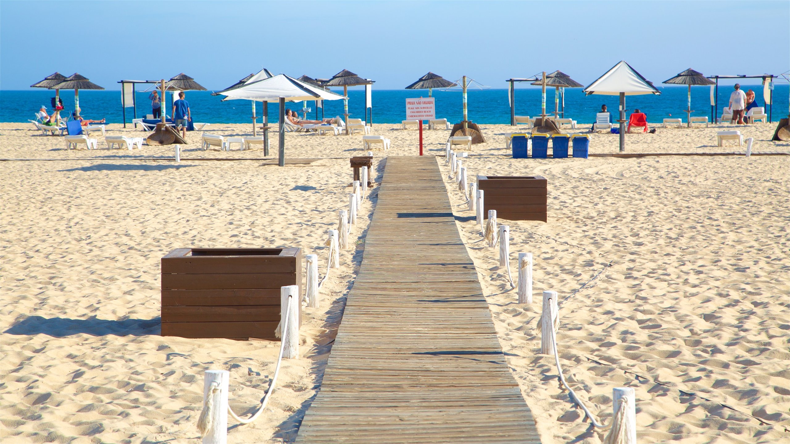 https://mdw-travel-data-us-east-1.s3.amazonaws.com/img/country/Portugal/Tavira-Island/img_02.jpg