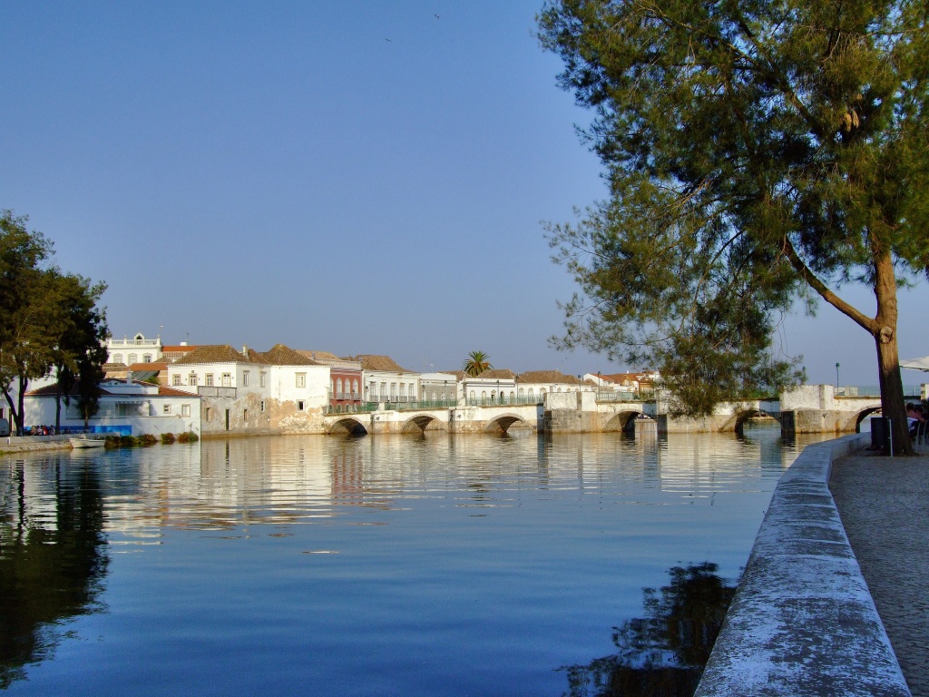 https://mdw-travel-data-us-east-1.s3.amazonaws.com/img/country/Portugal/Tavira-Island/img_03.jpg
