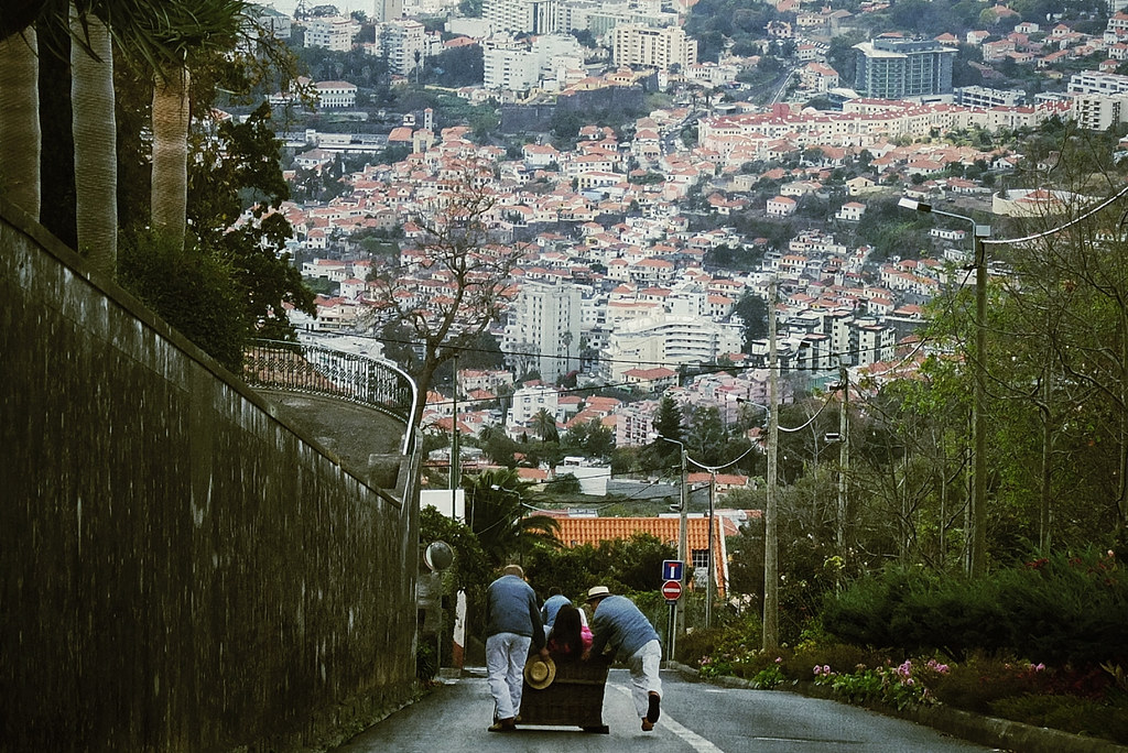 https://mdw-travel-data-us-east-1.s3.amazonaws.com/img/country/Portugal/Toboggan-Ride/img_00.jpg