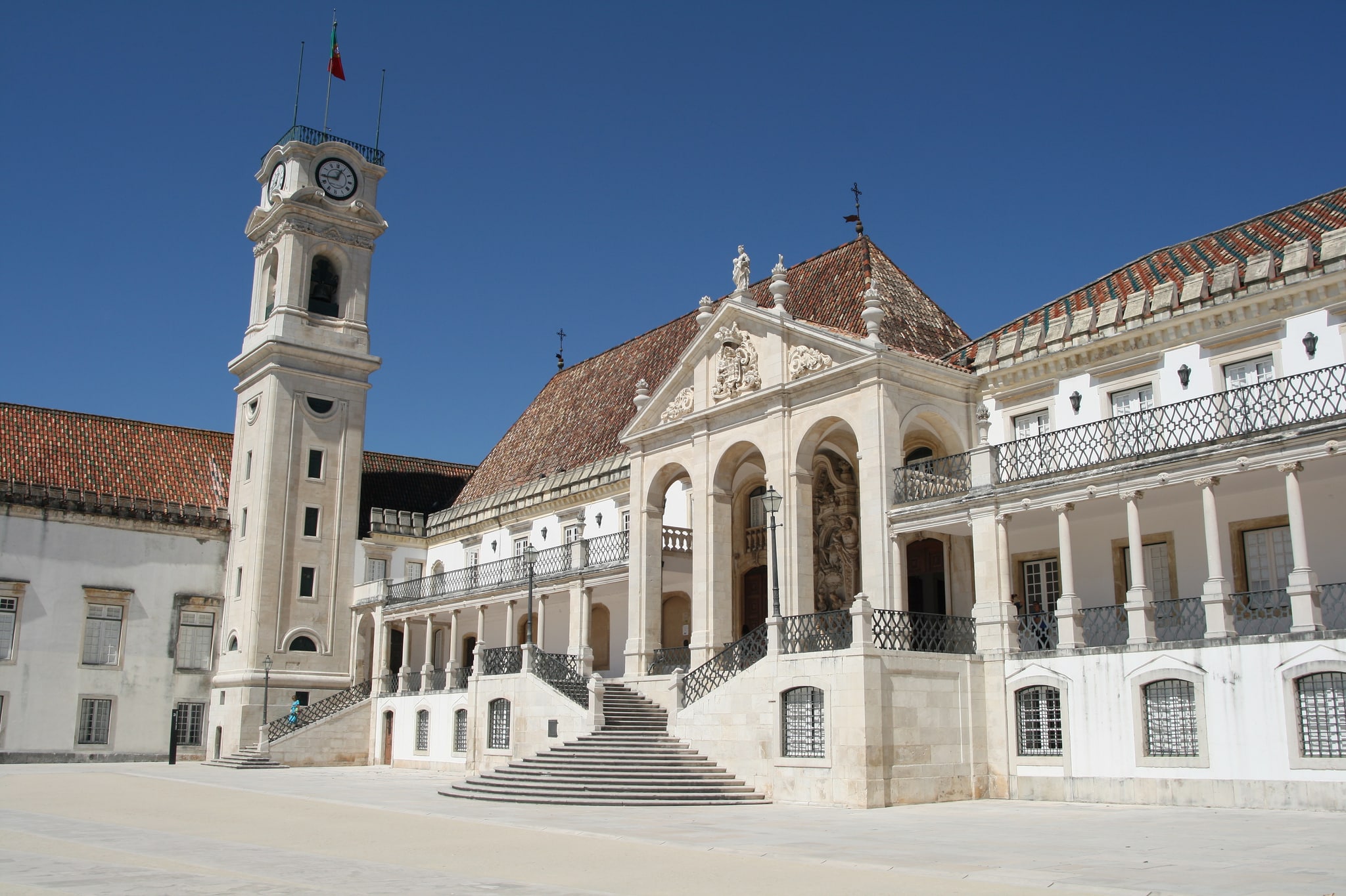 https://mdw-travel-data-us-east-1.s3.amazonaws.com/img/country/Portugal/University-of-Coimbra/img_00.jpg