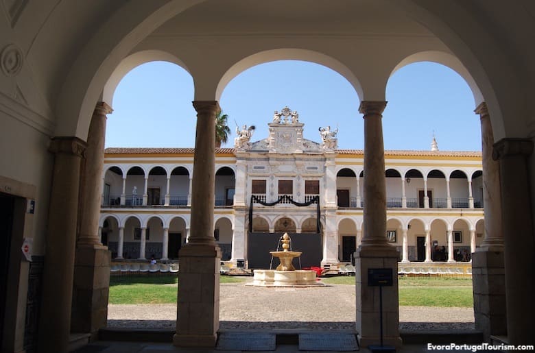 https://mdw-travel-data-us-east-1.s3.amazonaws.com/img/country/Portugal/University-of-Evora/img_00.jpg