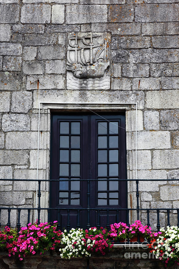 https://mdw-travel-data-us-east-1.s3.amazonaws.com/img/country/Portugal/Viana-do-Castelo-City-Hall/img_02.jpg