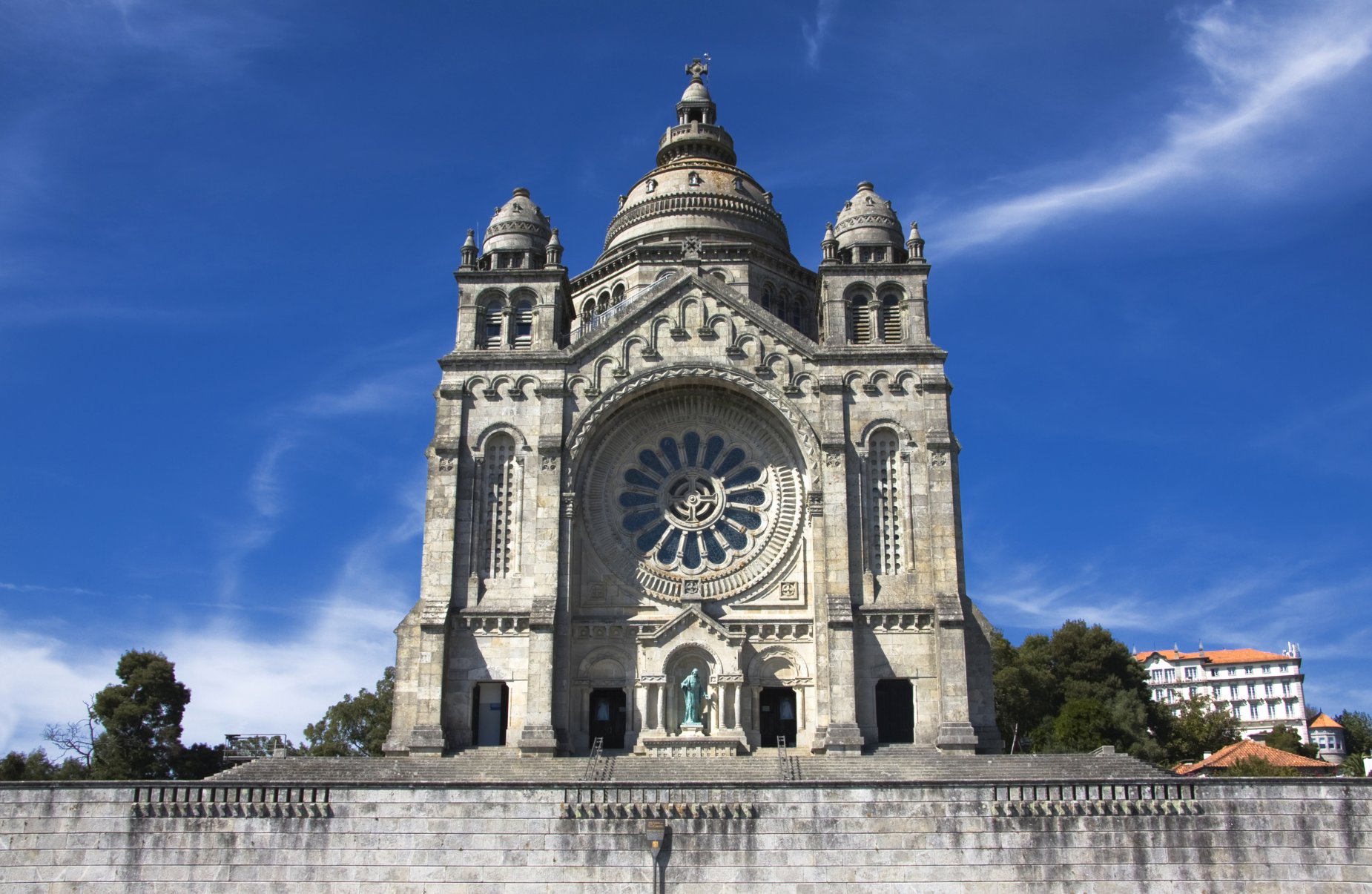 https://mdw-travel-data-us-east-1.s3.amazonaws.com/img/country/Portugal/Viana-do-Castelo/img_02.jpg