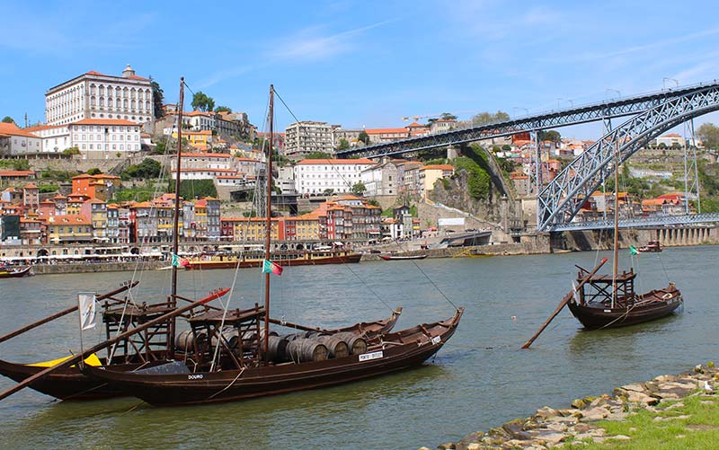 https://mdw-travel-data-us-east-1.s3.amazonaws.com/img/country/Portugal/Vila-Nova-de-Gaia/img_02.jpg