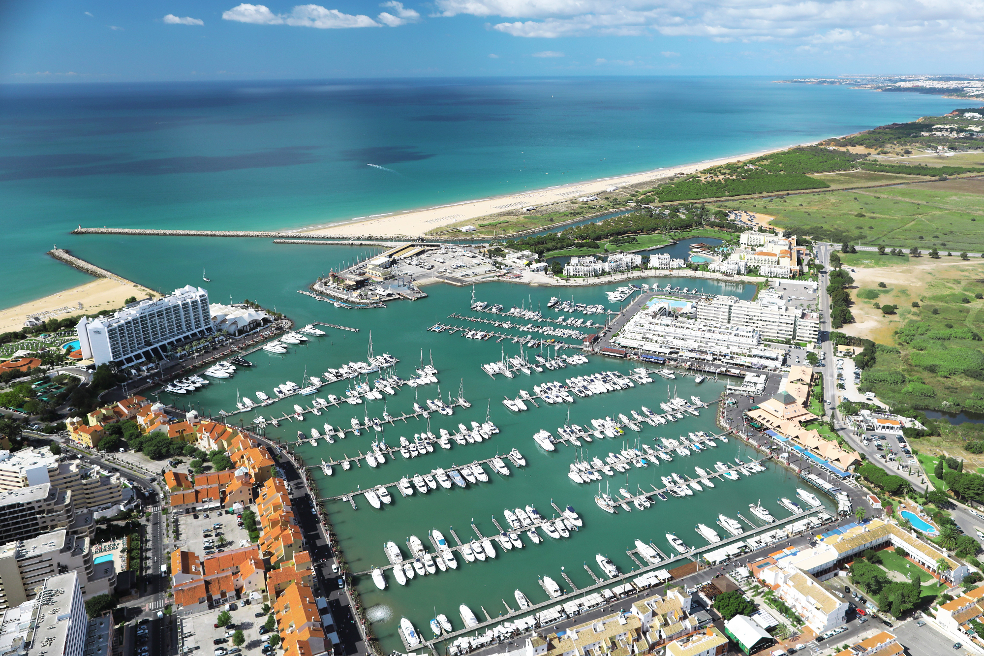 https://mdw-travel-data-us-east-1.s3.amazonaws.com/img/country/Portugal/Vilamoura-Equestrian-Centre/img_01.jpg