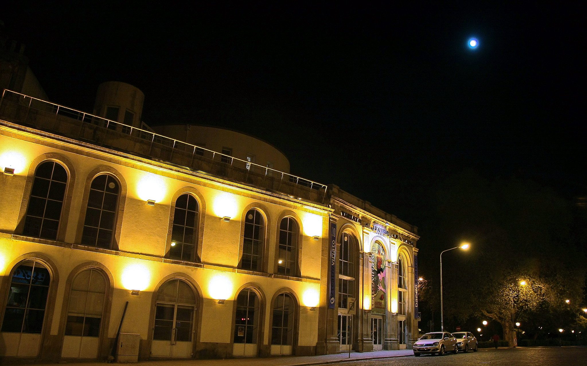 https://mdw-travel-data-us-east-1.s3.amazonaws.com/img/country/Portugal/Viriato-Theatre/img_02.jpg
