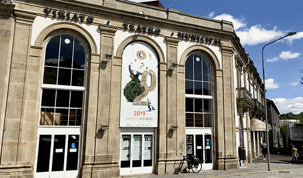 https://mdw-travel-data-us-east-1.s3.amazonaws.com/img/country/Portugal/Viriato-Theatre/img_03.jpg