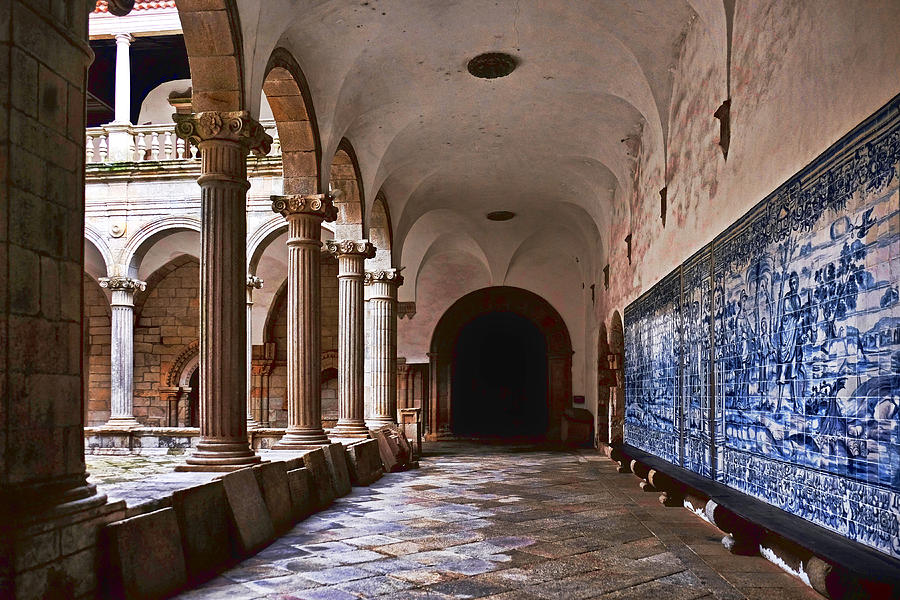 https://mdw-travel-data-us-east-1.s3.amazonaws.com/img/country/Portugal/Viseu-Cathedral-Interpretive-Center/img_03.jpg