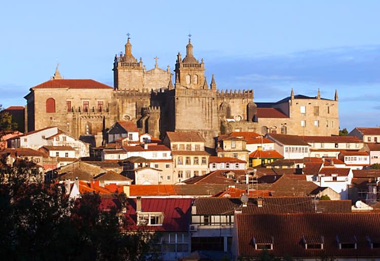https://mdw-travel-data-us-east-1.s3.amazonaws.com/img/country/Portugal/Viseu-Cathedral/img_02.jpg