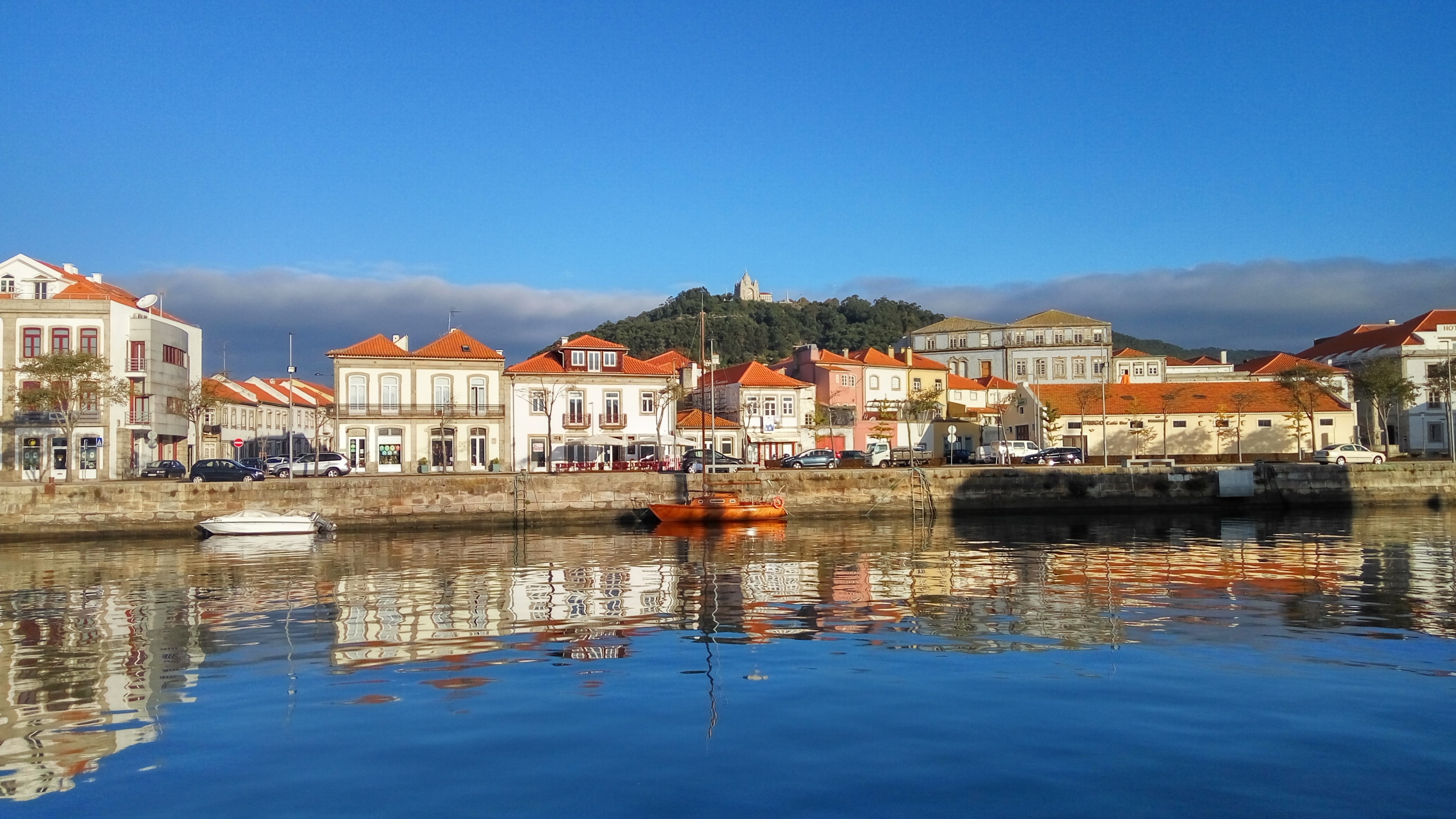 https://mdw-travel-data-us-east-1.s3.amazonaws.com/img/country/Portugal/Zona-Ribeirinha-de-Viana-do-Castelo/img_03.jpg