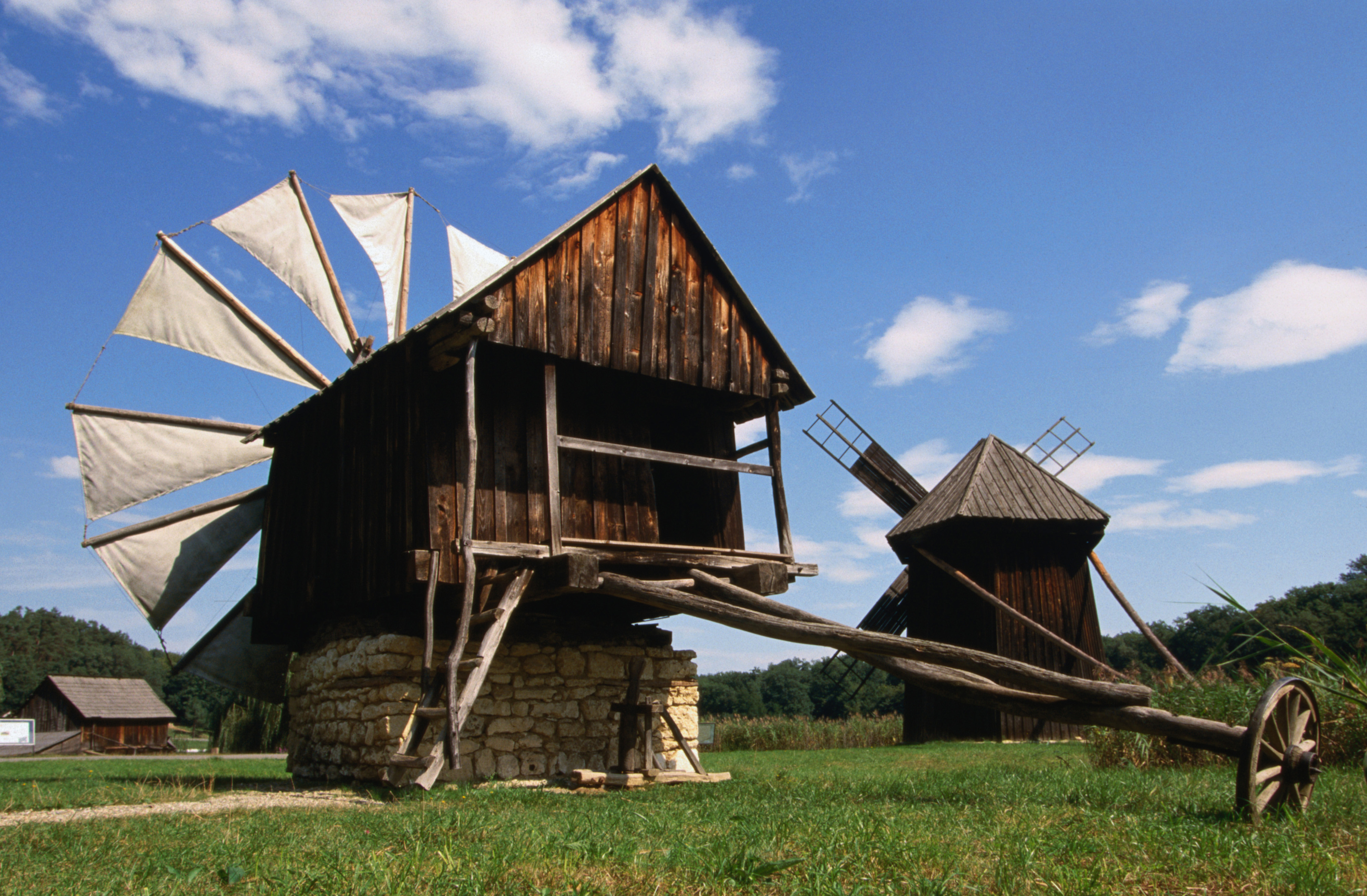 https://mdw-travel-data-us-east-1.s3.amazonaws.com/img/country/Romania/ASTRA-Museum-of-Traditional-Folk-Civilization/img_00.jpg