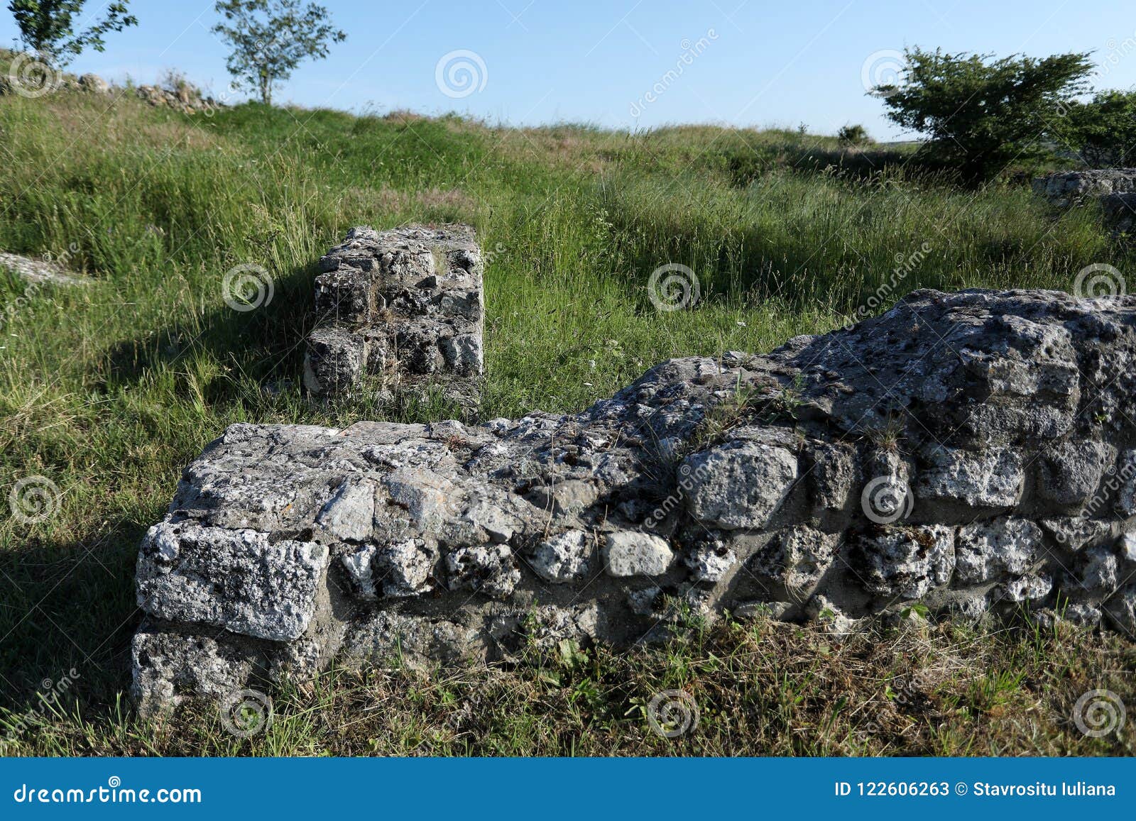 https://mdw-travel-data-us-east-1.s3.amazonaws.com/img/country/Romania/Adamclisi-Sculptural-Ensemble/img_01.jpg