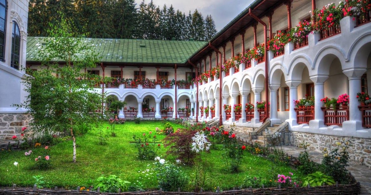 https://mdw-travel-data-us-east-1.s3.amazonaws.com/img/country/Romania/Agapia-Monastery/img_01.jpg