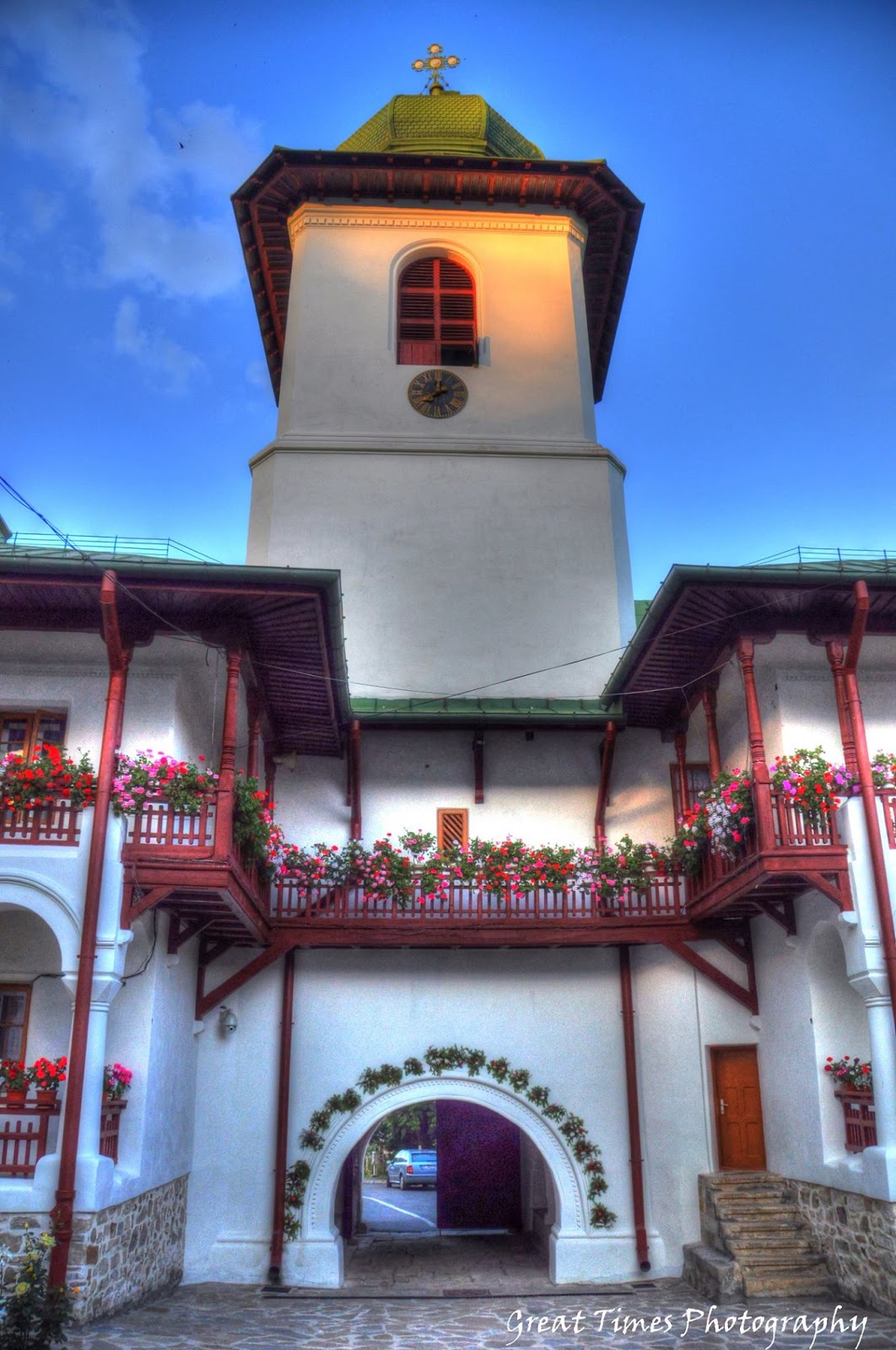 https://mdw-travel-data-us-east-1.s3.amazonaws.com/img/country/Romania/Agapia-Monastery/img_02.jpg
