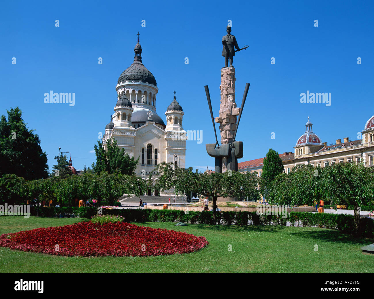 https://mdw-travel-data-us-east-1.s3.amazonaws.com/img/country/Romania/Avram-Iancu-Square/img_02.jpg