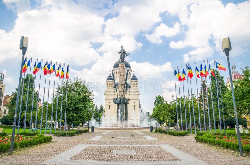 https://mdw-travel-data-us-east-1.s3.amazonaws.com/img/country/Romania/Avram-Iancu-Square/img_03.jpg