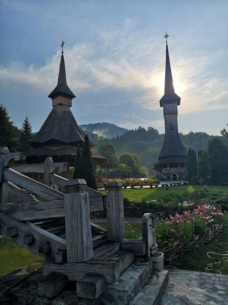 https://mdw-travel-data-us-east-1.s3.amazonaws.com/img/country/Romania/Barsana-Monastery/img_01.jpg