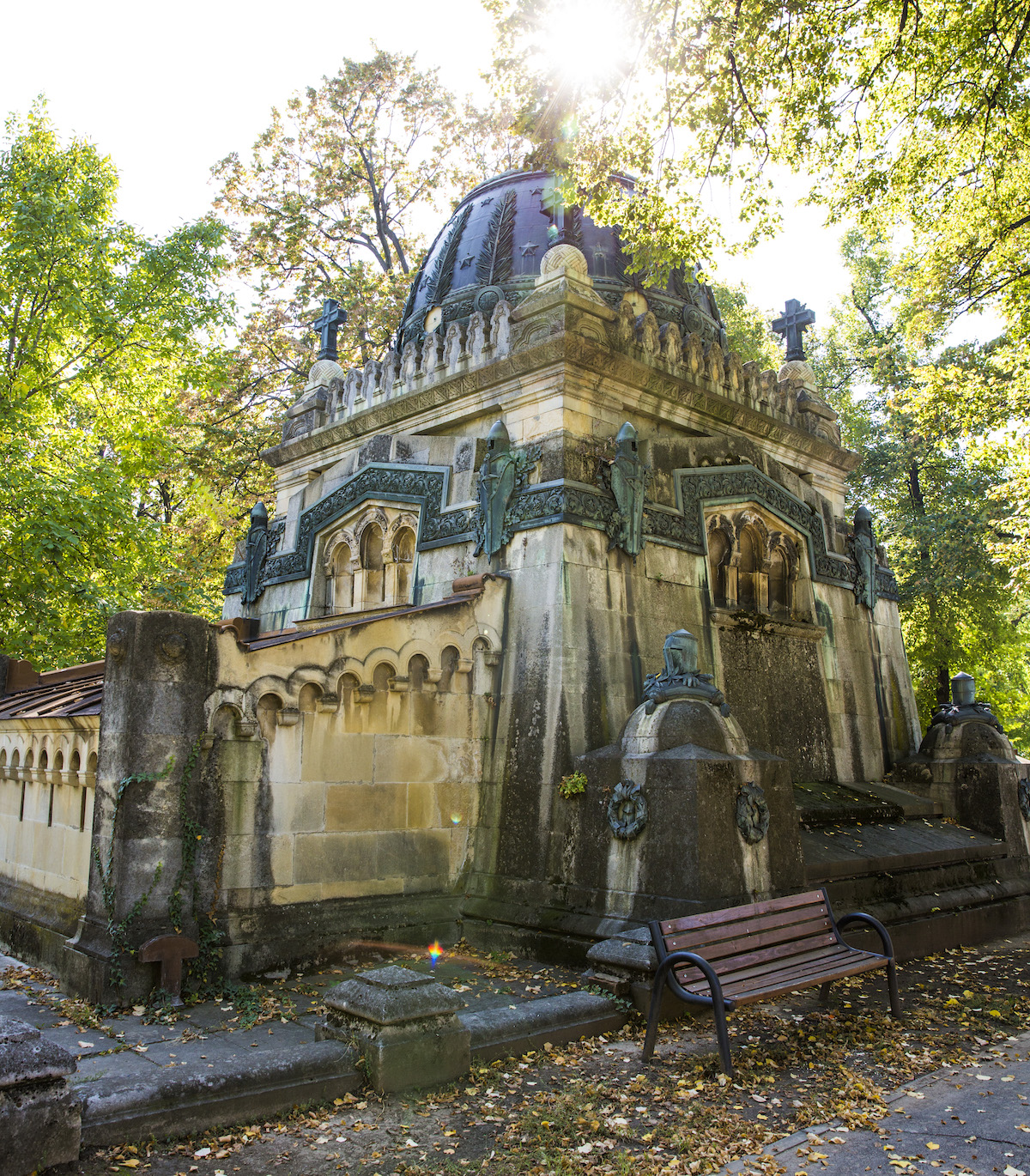 https://mdw-travel-data-us-east-1.s3.amazonaws.com/img/country/Romania/Bellu-Cemetery/img_00.jpg