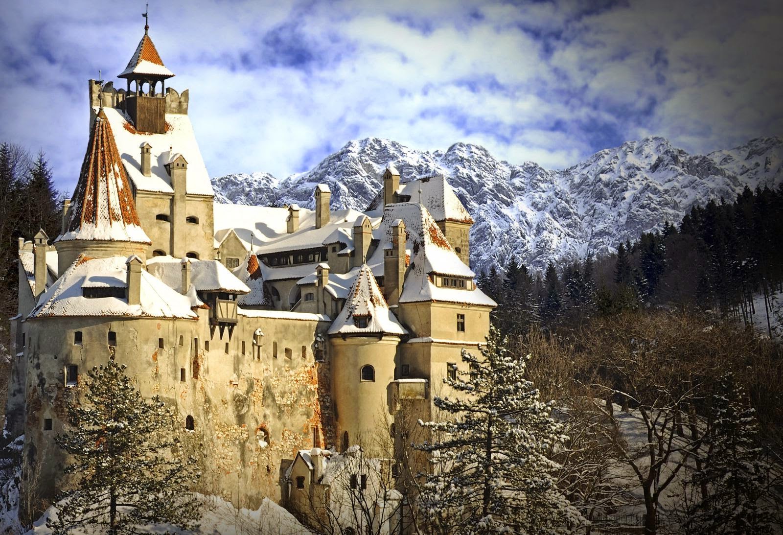 https://mdw-travel-data-us-east-1.s3.amazonaws.com/img/country/Romania/Bran-Castle/img_01.jpg