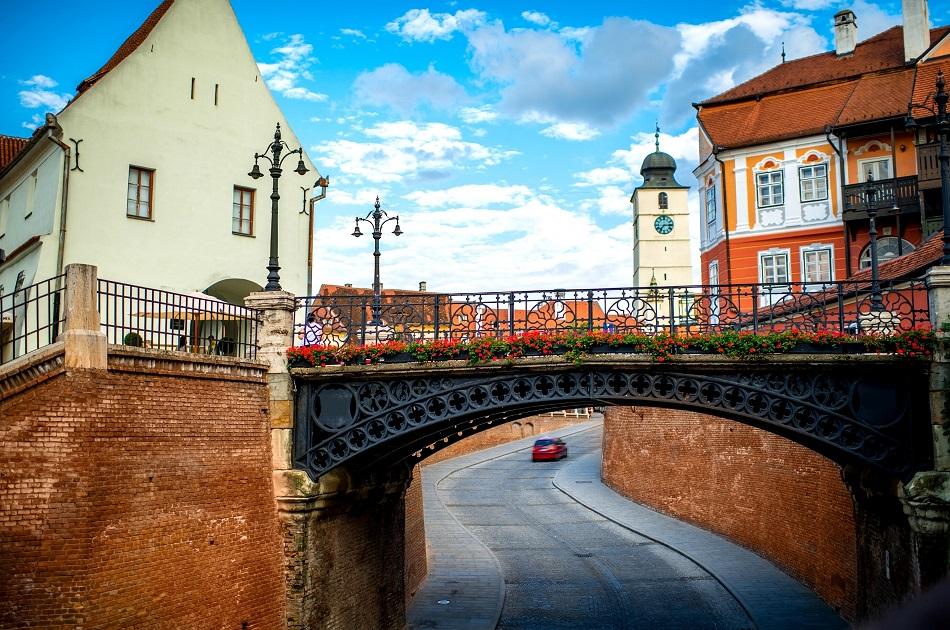 https://mdw-travel-data-us-east-1.s3.amazonaws.com/img/country/Romania/Bridge-of-Lies/img_00.jpg