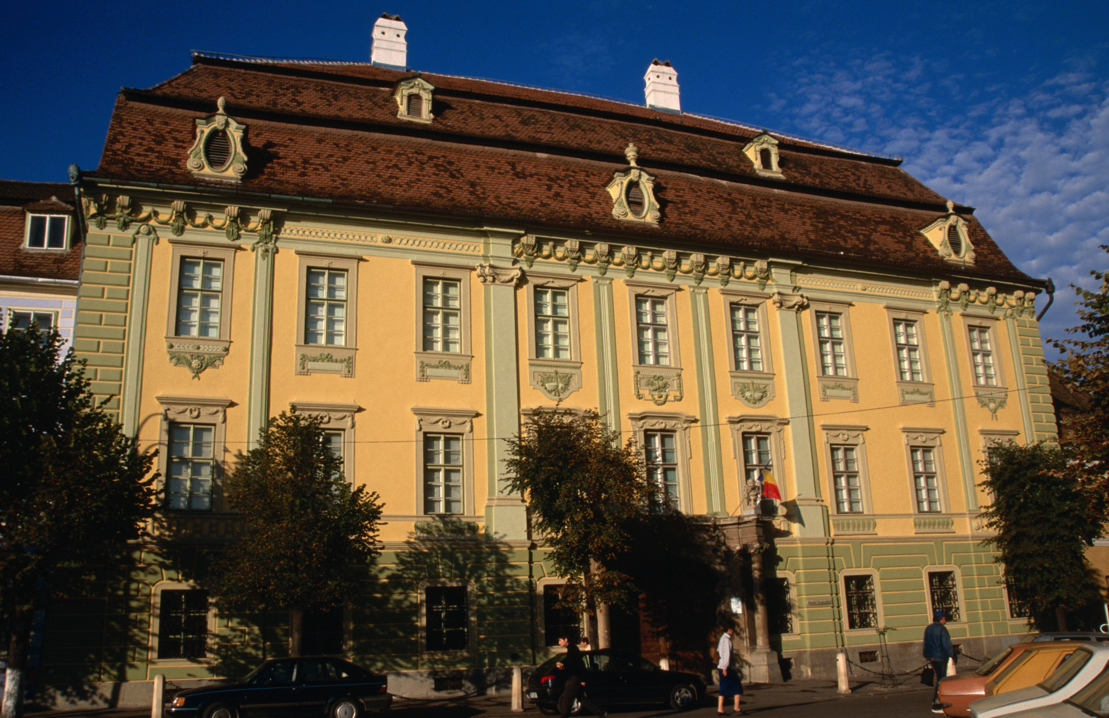 https://mdw-travel-data-us-east-1.s3.amazonaws.com/img/country/Romania/Brukenthal-National-Museum/img_01.jpg