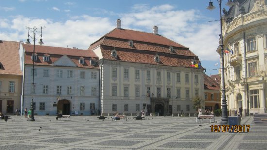 https://mdw-travel-data-us-east-1.s3.amazonaws.com/img/country/Romania/Brukenthal-National-Museum/img_04.jpg
