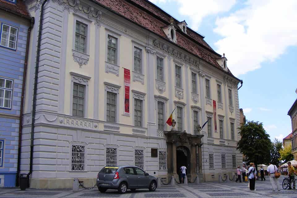 https://mdw-travel-data-us-east-1.s3.amazonaws.com/img/country/Romania/Brukenthal-National-Museum/img_05.jpg