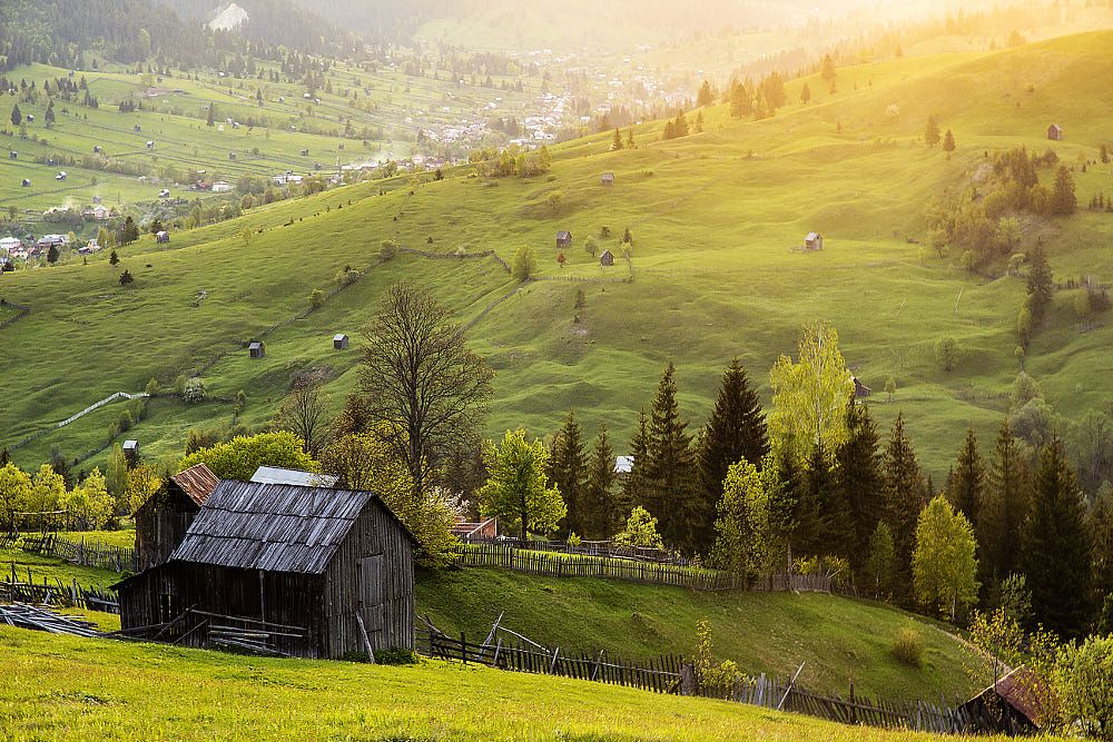 https://mdw-travel-data-us-east-1.s3.amazonaws.com/img/country/Romania/Bucovina-Village-Museum/img_02.jpg