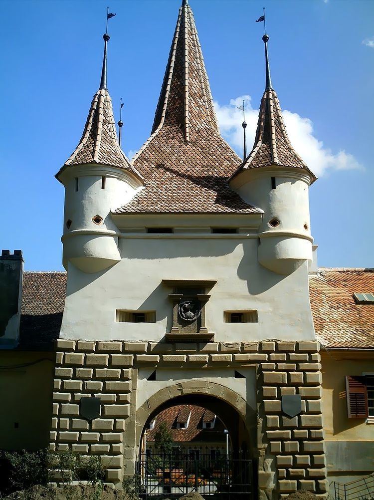 https://mdw-travel-data-us-east-1.s3.amazonaws.com/img/country/Romania/Catherines-Gate/img_00.jpg